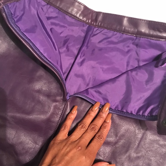 Genuine Vintage Leather Skirt - Picture 3 of 3